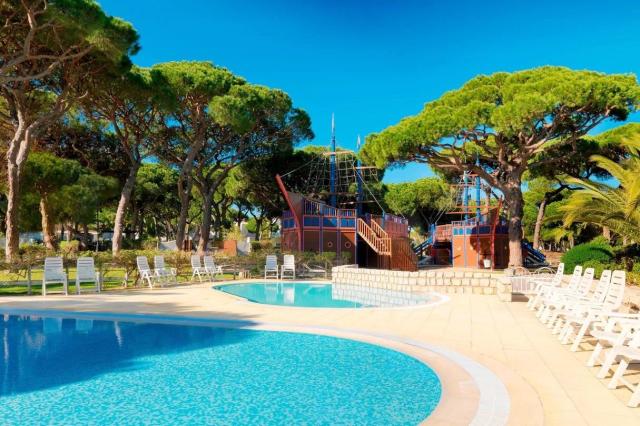 Pine Cliffs Resort, the Luxury Collection