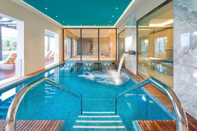 Pine Cliffs Resort, the Luxury Collection