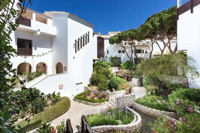 Pine Cliffs Resort, the Luxury Collection