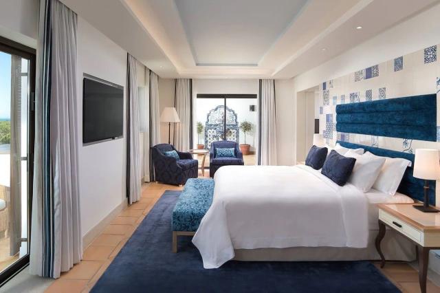 Pine Cliffs Resort, the Luxury Collection