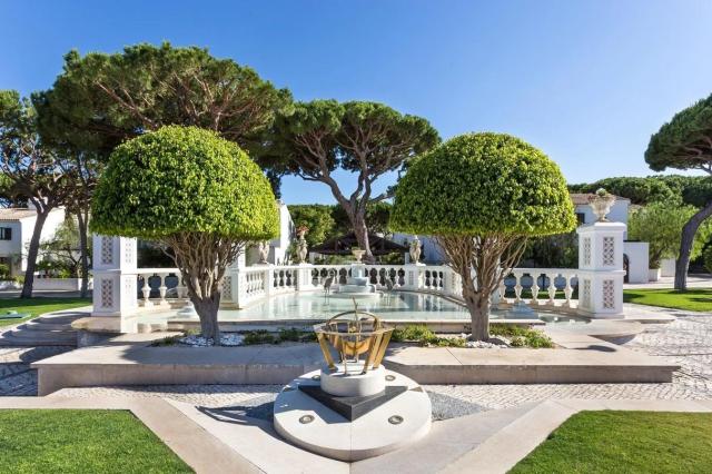 Pine Cliffs Resort, the Luxury Collection