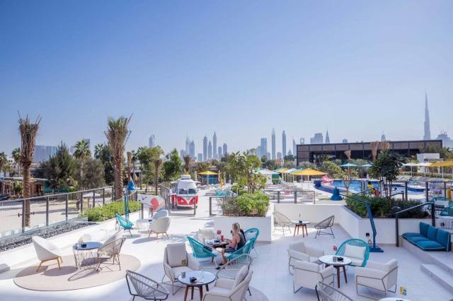 Hotel Rove La Mer Beach