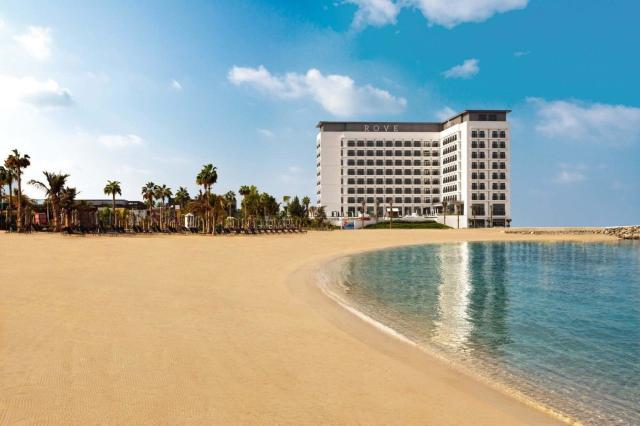Hotel Rove La Mer Beach
