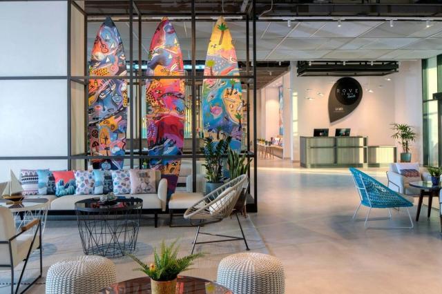 Hotel Rove La Mer Beach