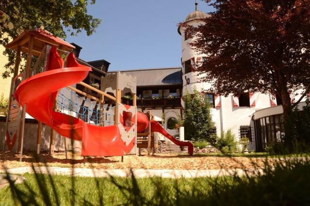 Family Hotel Schloss Rosenegg