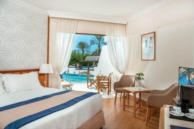 Hotel Constantinou Bros Athena Beach