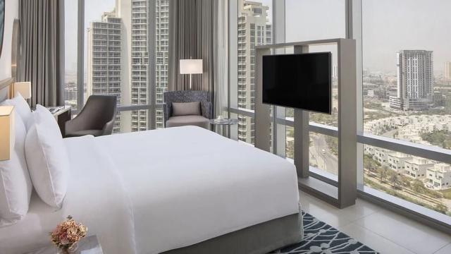Hotel The First Collection JVC