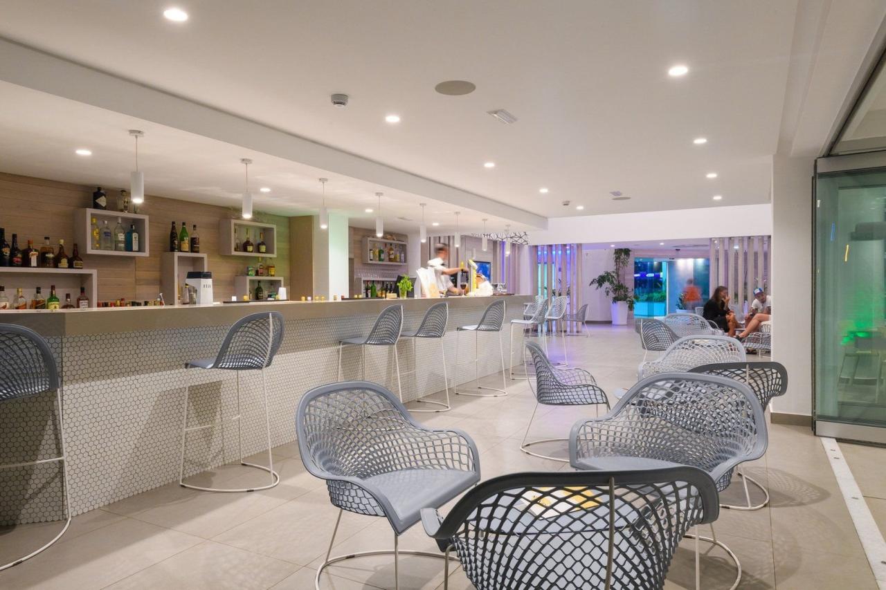 Hotel Tasia Maris Sands