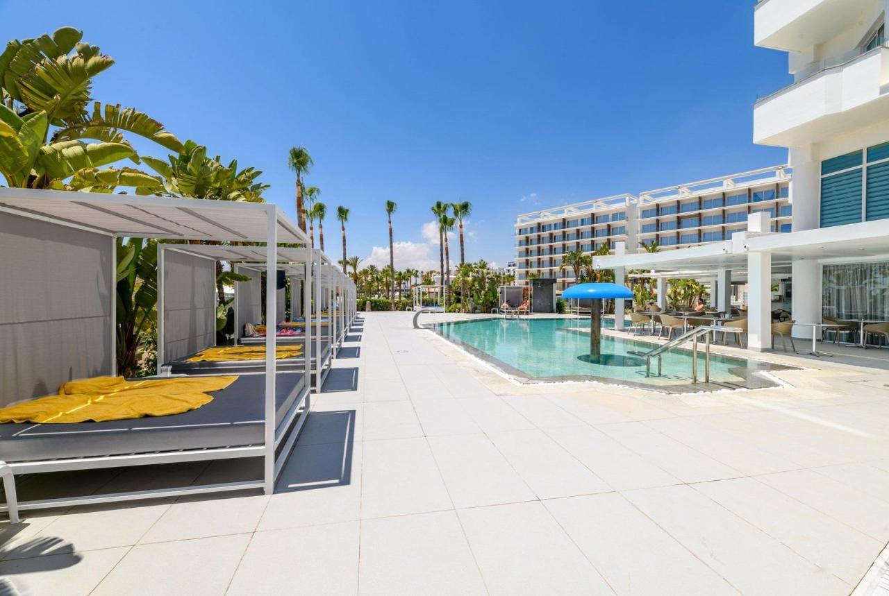 Hotel Tasia Maris Sands