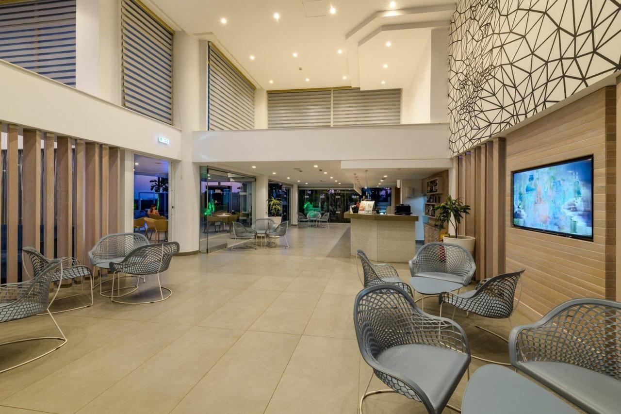 Hotel Tasia Maris Sands