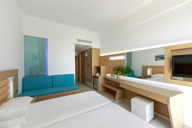 Vrissaki Beach Hotel