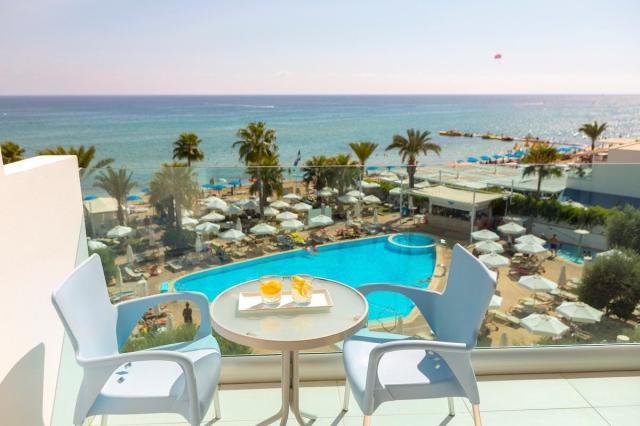 Vrissaki Beach Hotel