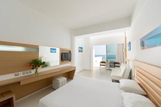Vrissaki Beach Hotel