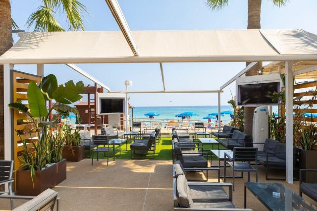 Vrissaki Beach Hotel