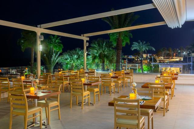 Vrissaki Beach Hotel