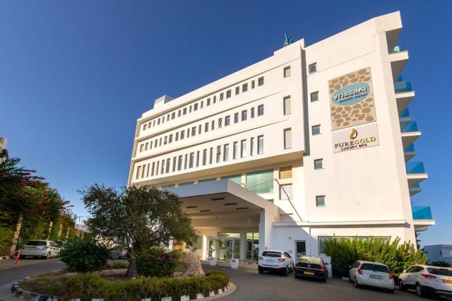 Vrissaki Beach Hotel