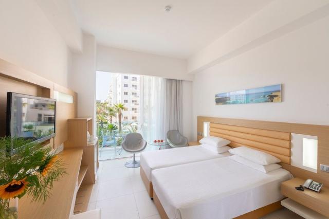 Vrissaki Beach Hotel