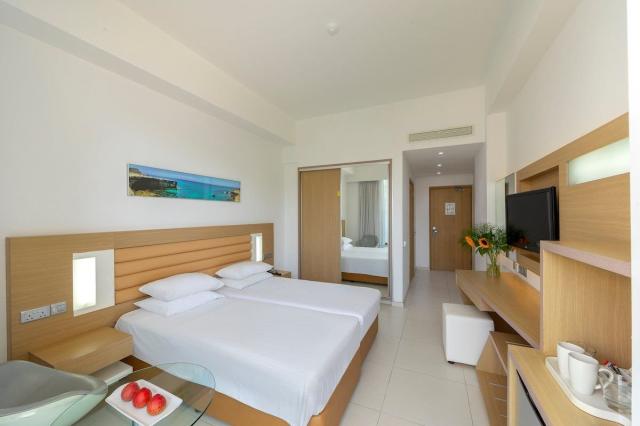 Vrissaki Beach Hotel