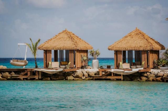 Hotel Renaissance Wind Creek Aruba resort