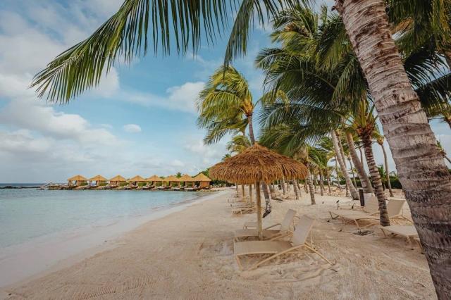 Hotel Renaissance Wind Creek Aruba resort