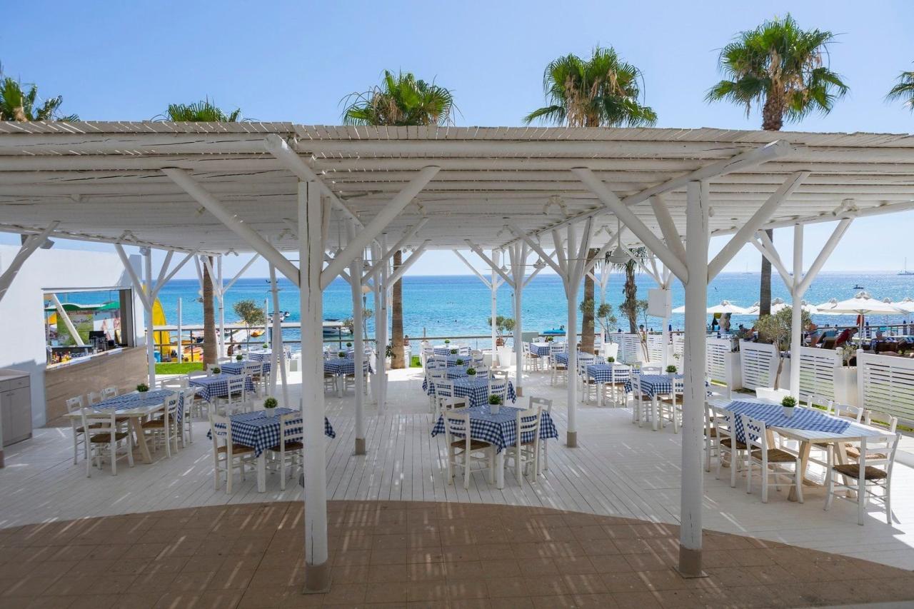 Hotel Constantinos The Great Beach