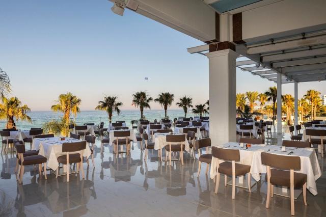 Hotel Constantinos The Great Beach