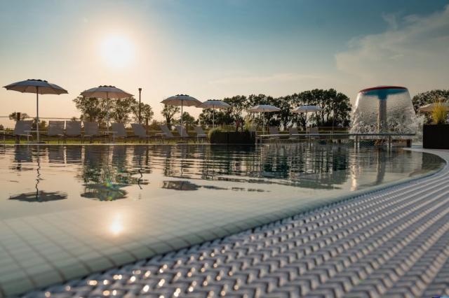 Marina Azzurra Resort