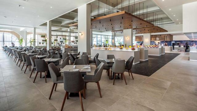 Hotel Louis Phaethon Beach