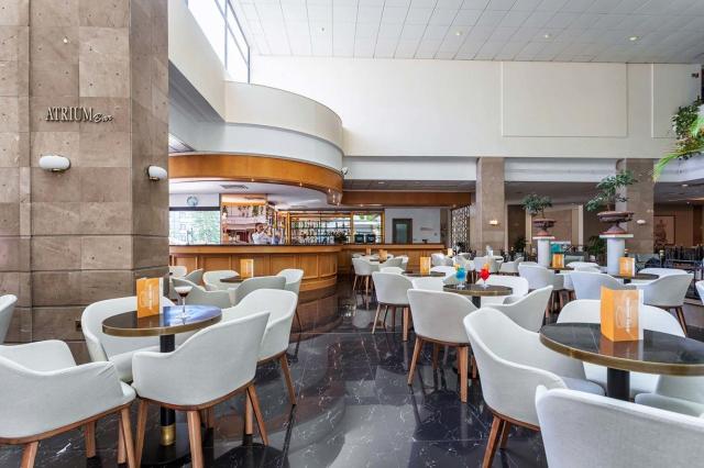 Hotel Louis Phaethon Beach