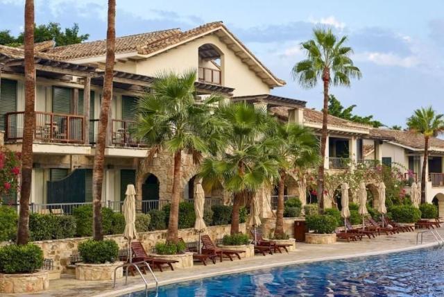 Columbia Beach Resort