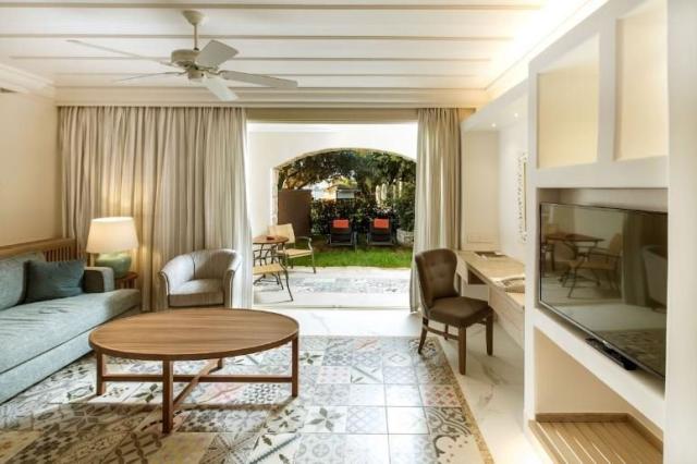 Columbia Beach Resort