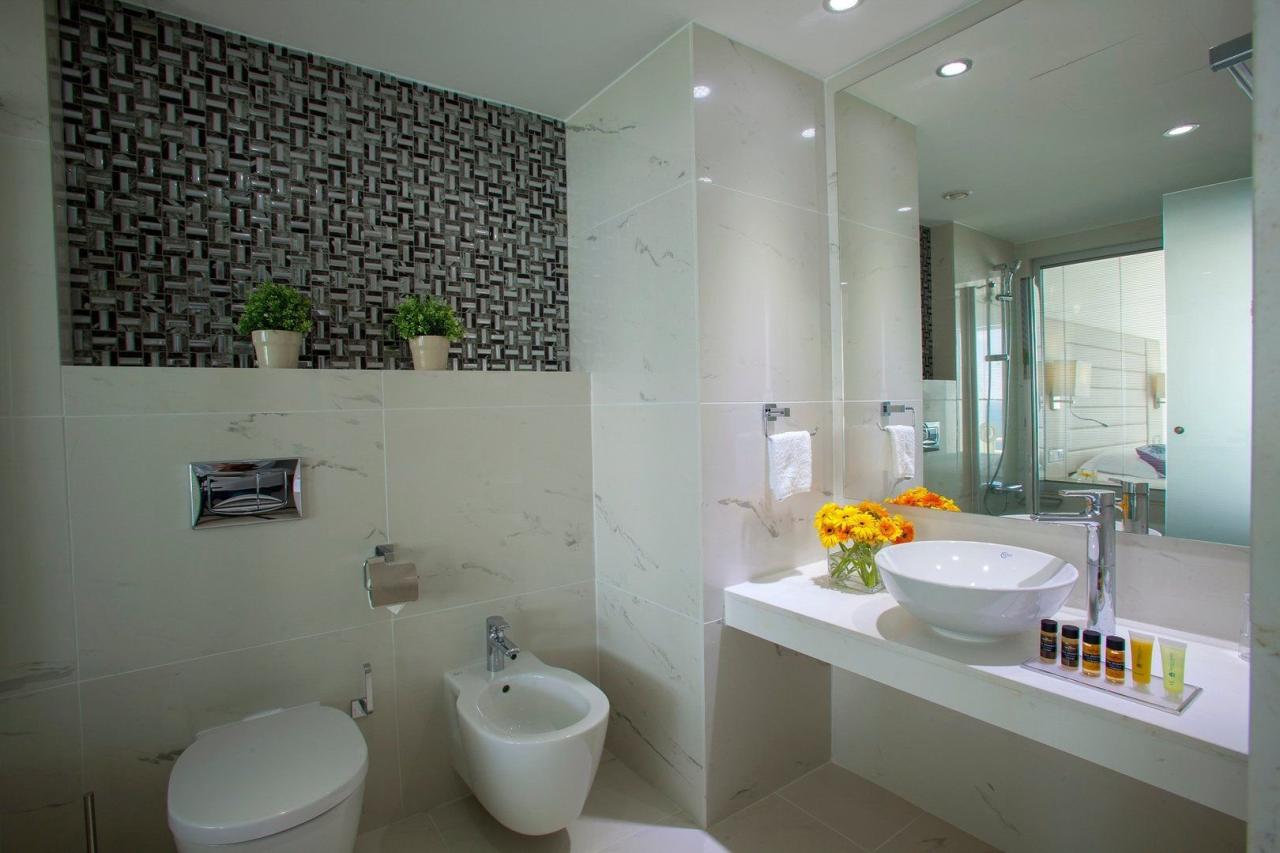 King Evelthon Beach Hotel and Resort