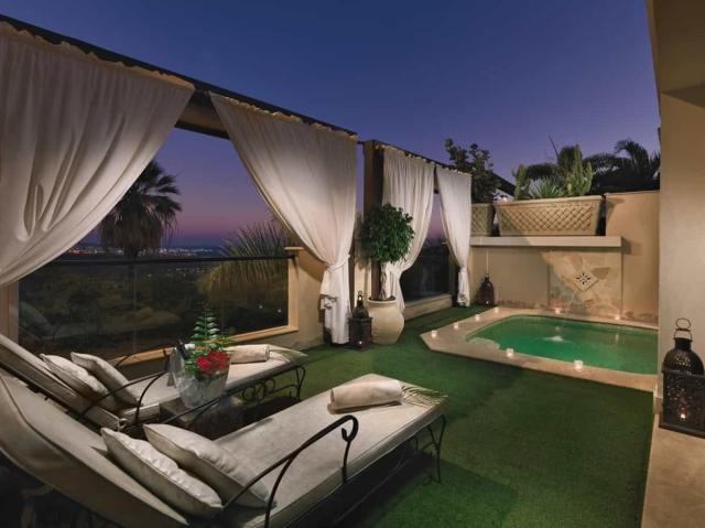 Royal Garden Villas
