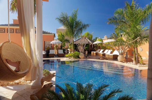 Royal Garden Villas