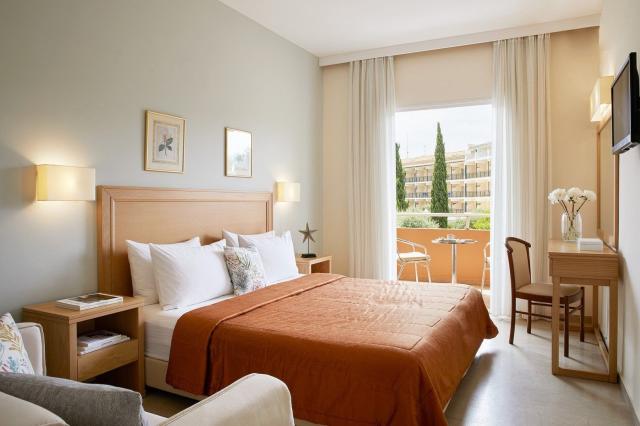 Delfinia Hotel