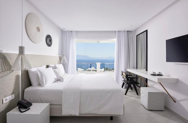 Dimitra Beach Hotel & Suites