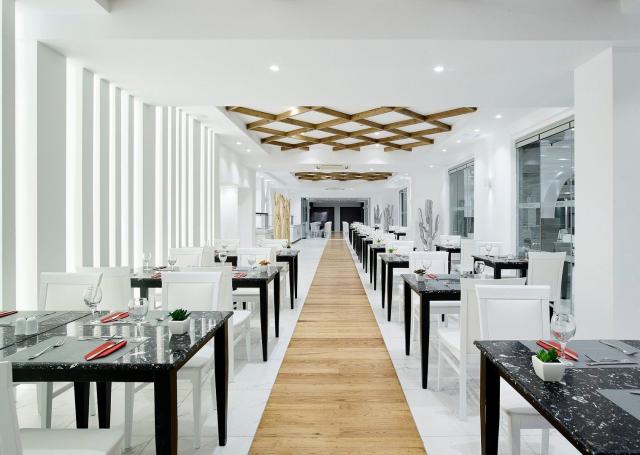 Dimitra Beach Hotel & Suites