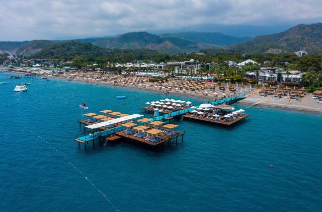 Hotel Emelda Sun Club