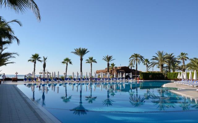 Hotel Emelda Sun Club