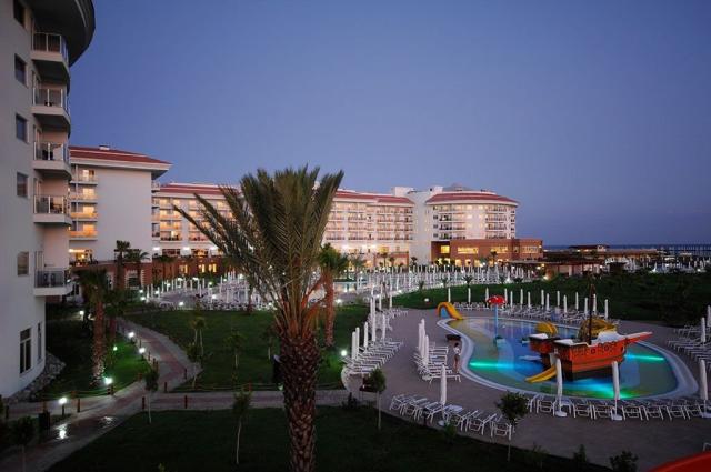 Seaden Sea World Resort And Spa