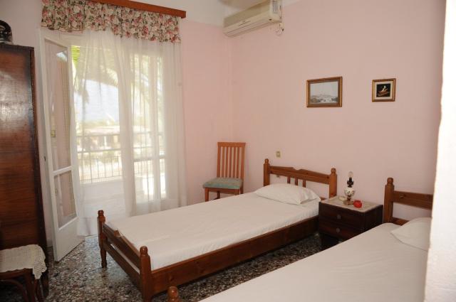 Captain's Studios Apartments