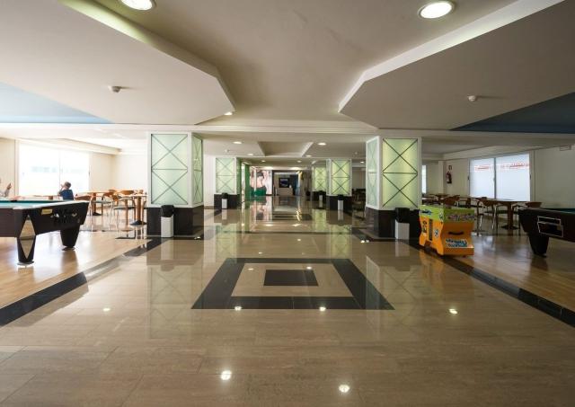 Riviera Hotel