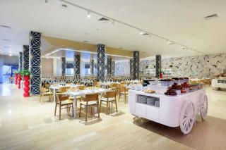 Grand Palladium Colonial Resort & Spa