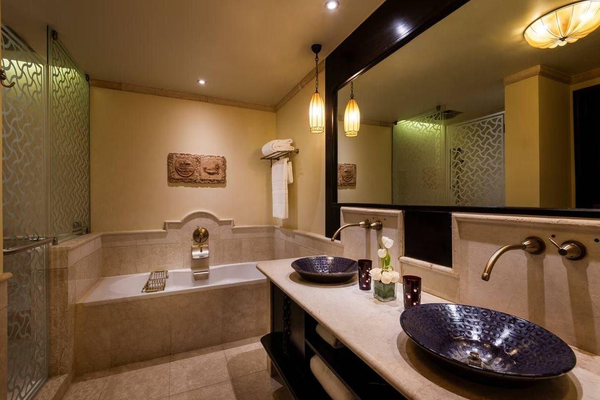 Hotel Sharq Village & Spa by Ritz-Carlton