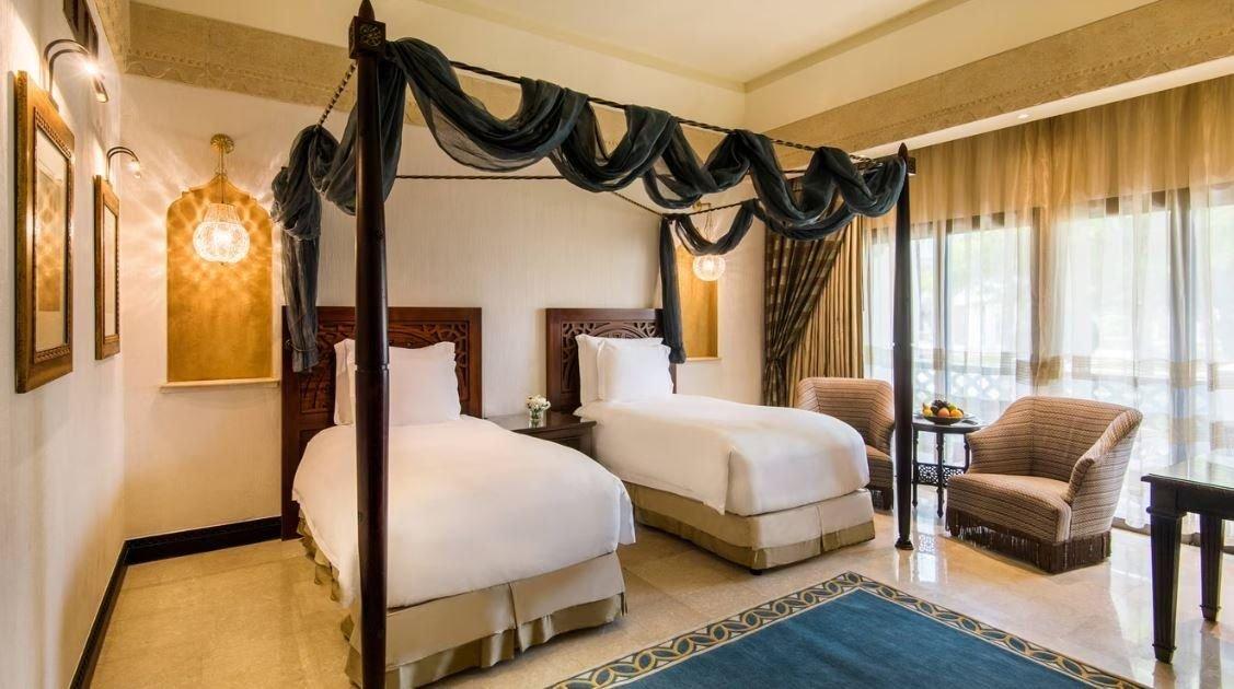 Hotel Sharq Village & Spa by Ritz-Carlton