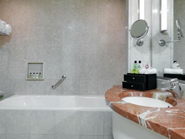 Hotel Intercontinental Doha Beach & Spa