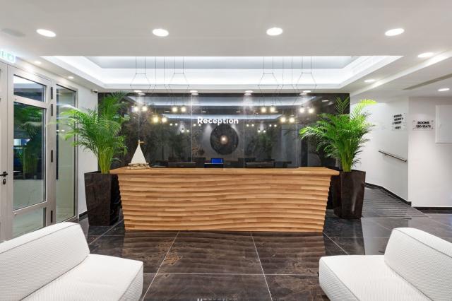 Sea Level Hotel