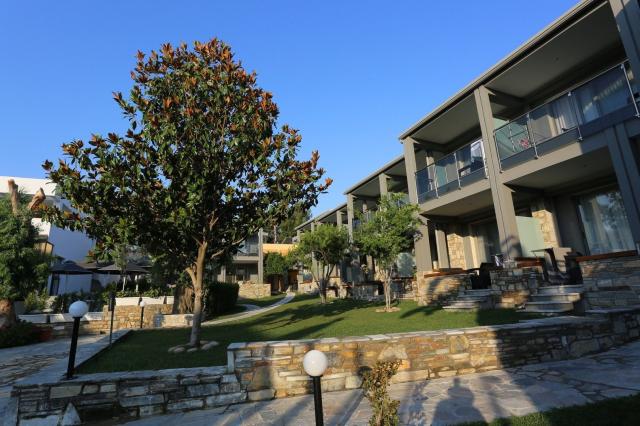 Dionysos Hotel and Studios