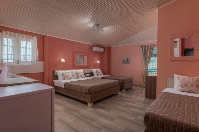 Ouzas Luxury Hotel