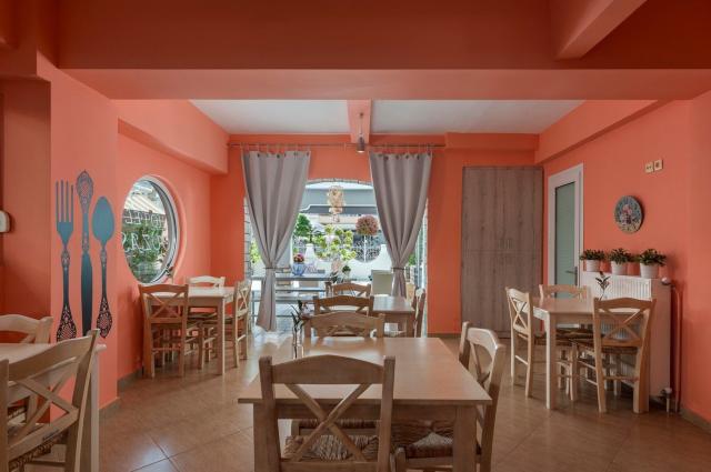Ouzas Luxury Hotel